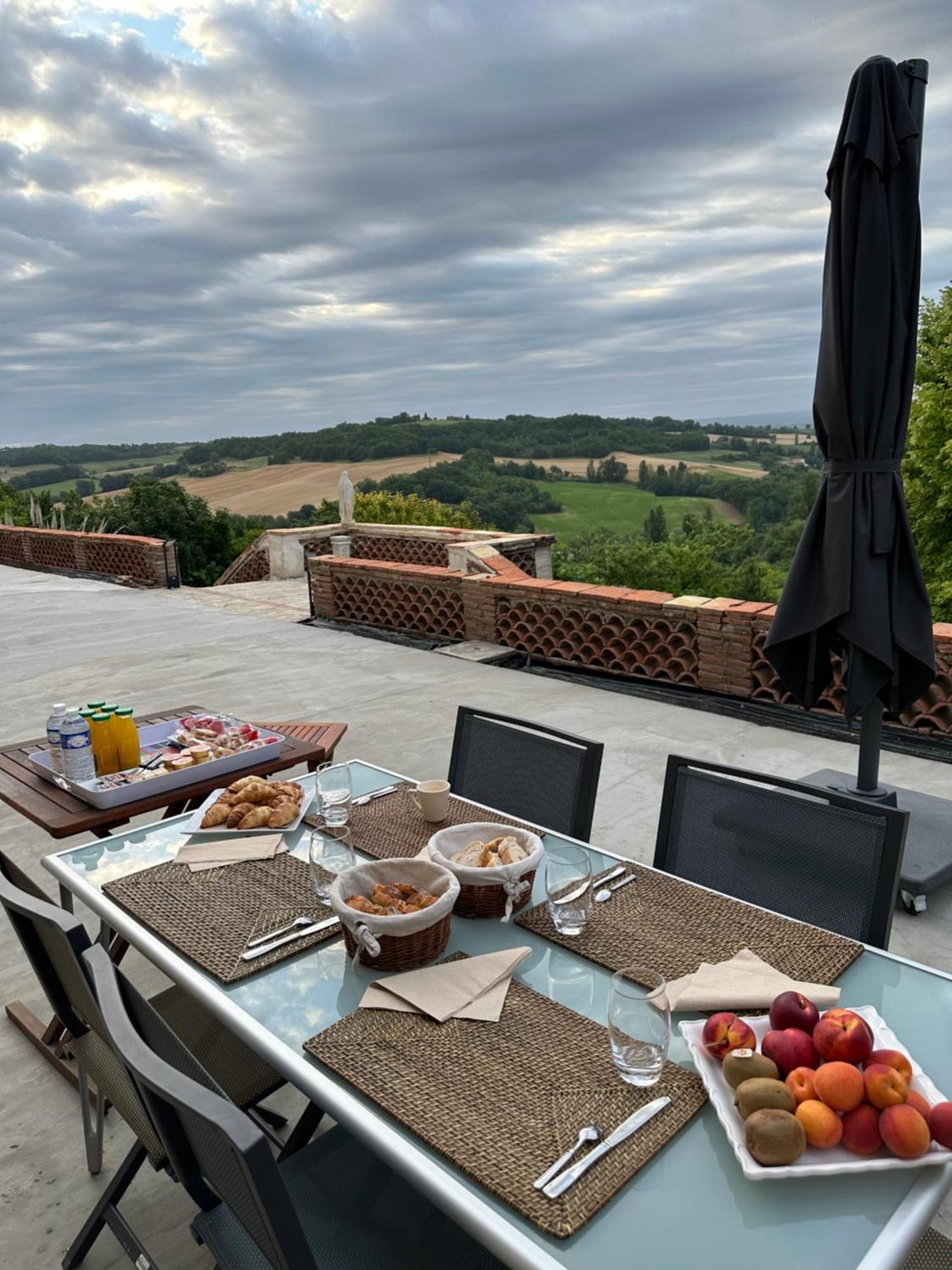 Bed and Breakfast Les Trois Terrasses à Montpezat-de-Quercy Extérieur photo